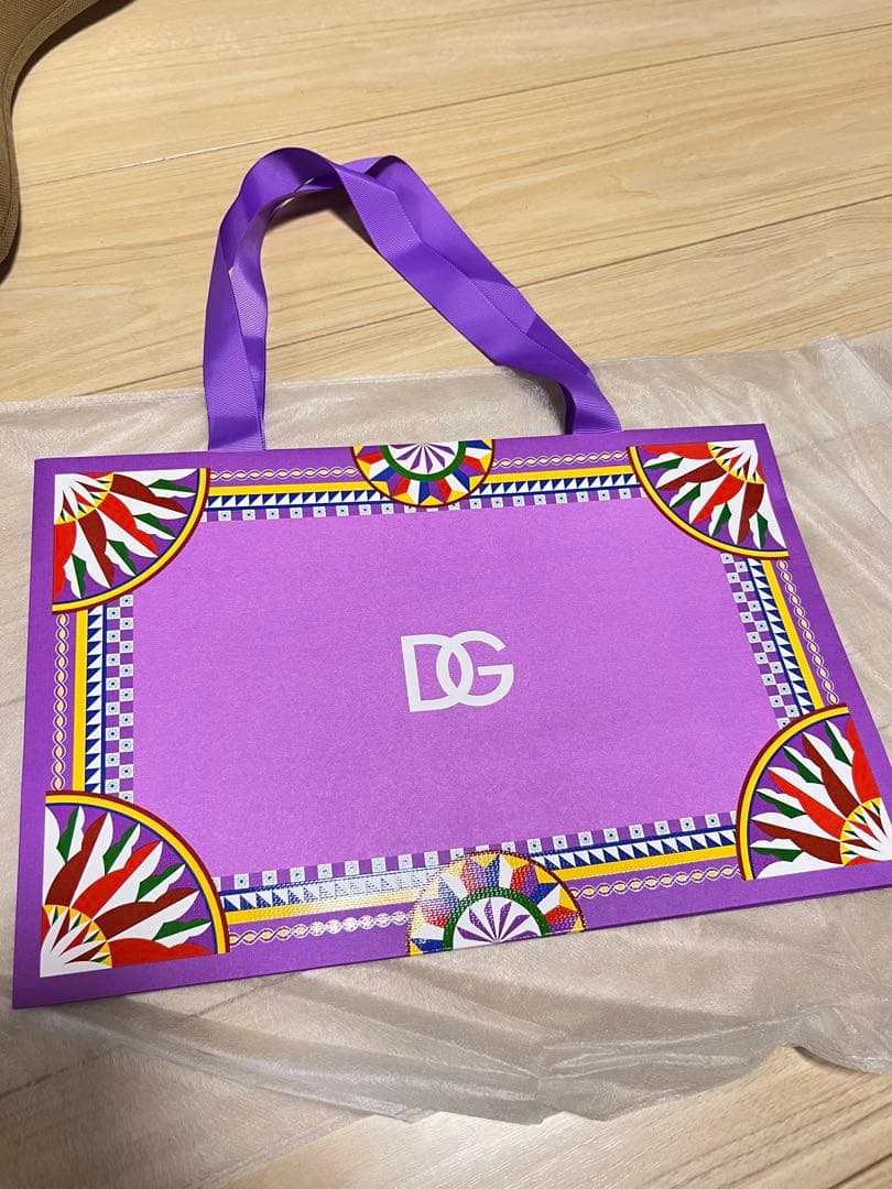 ドルチェ＆ガッバーナ ノベルティ　兎　デザインギフトボックス　ショッパー付き