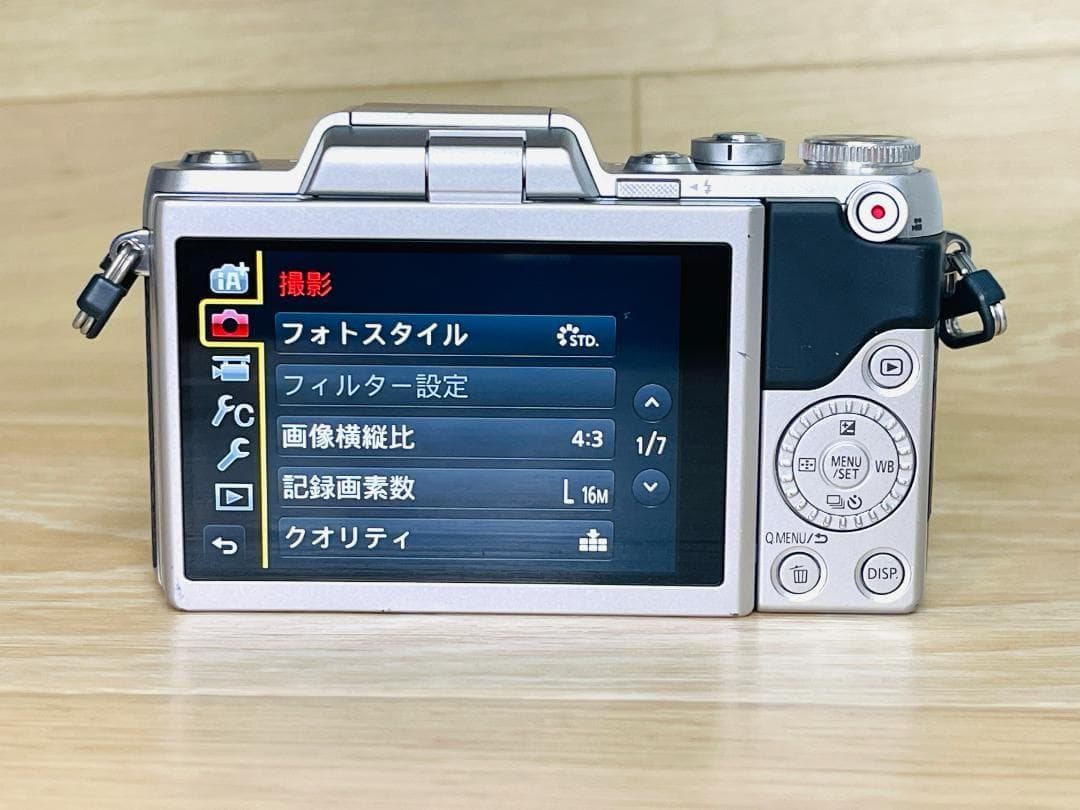 ★ショット数1632回☆Panasonic LUMIX DMC-GF7 シルバー