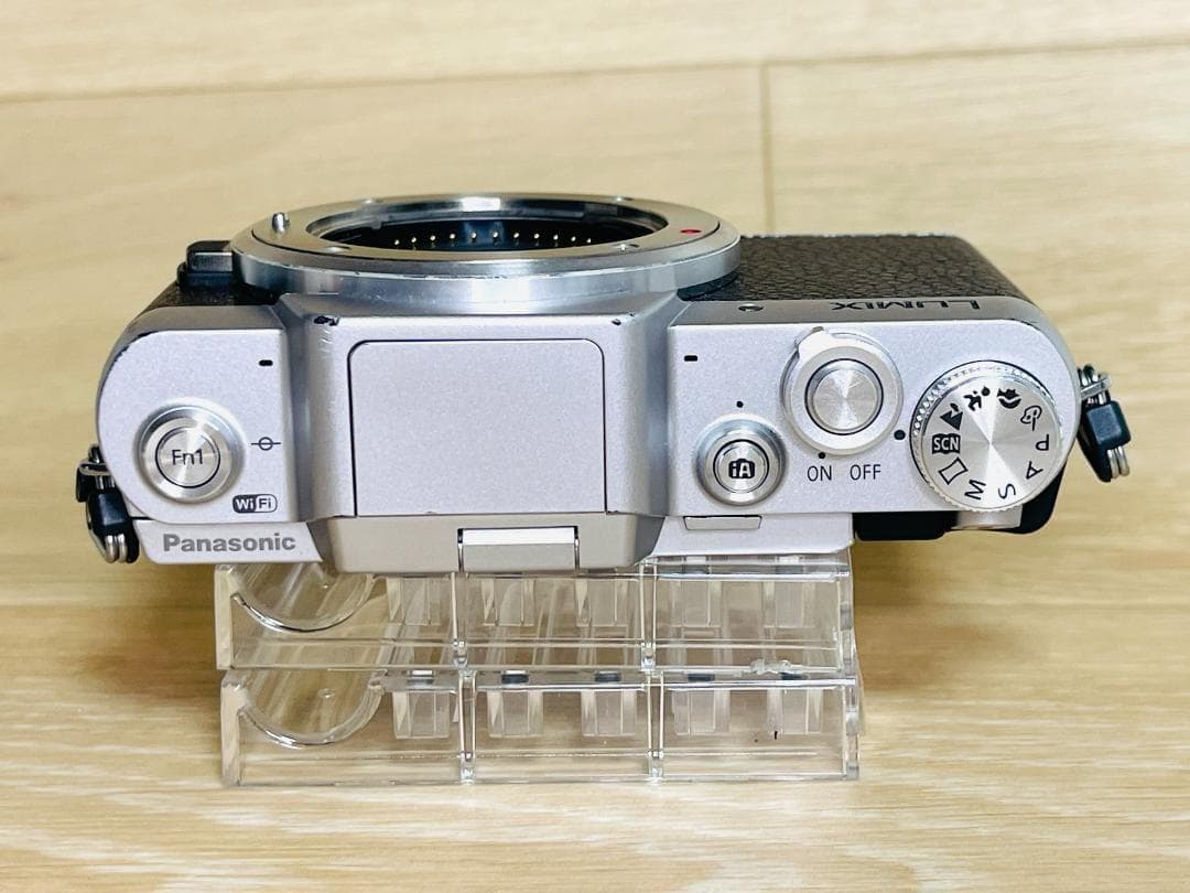 ★ショット数1632回☆Panasonic LUMIX DMC-GF7 シルバー