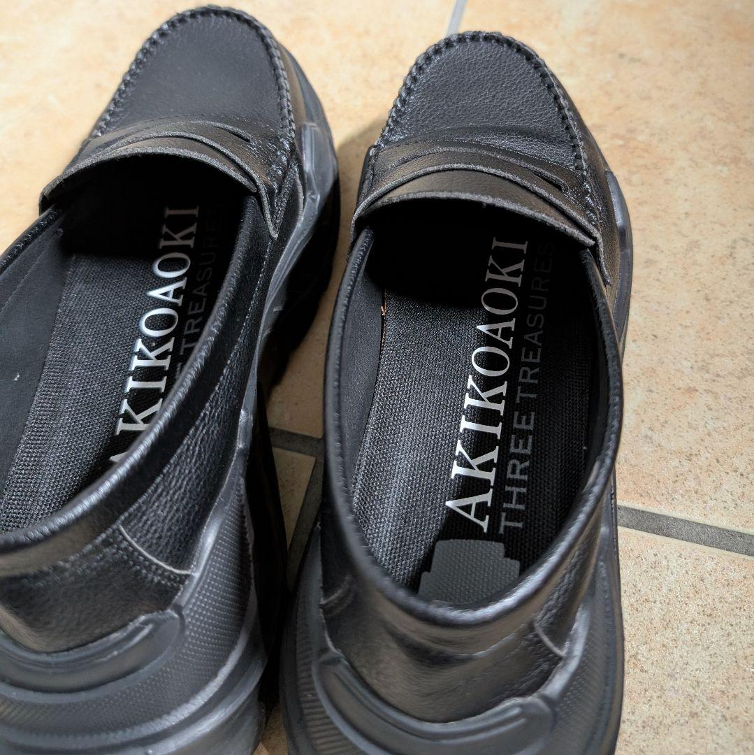 AKIKO AOKI ローファースニーカー 型押しレザー