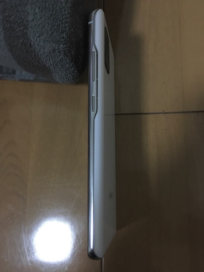 Galaxy A51 5G auUQ SIMロック解除済 動作OK 美品 訳あり