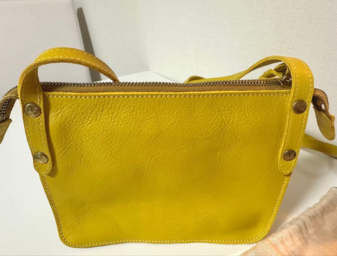 IL BISONTE 本革 レザー ミニショルダーバッグ/ポシェット/イエロー