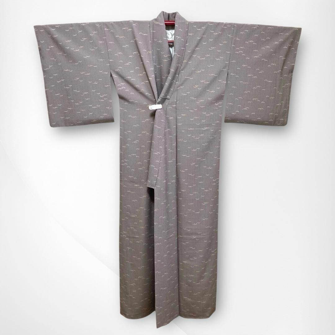 【美品✨】東レシルック　洗える着物　小紋　竹縞　露芝　灰がかった紫色　袷　B7