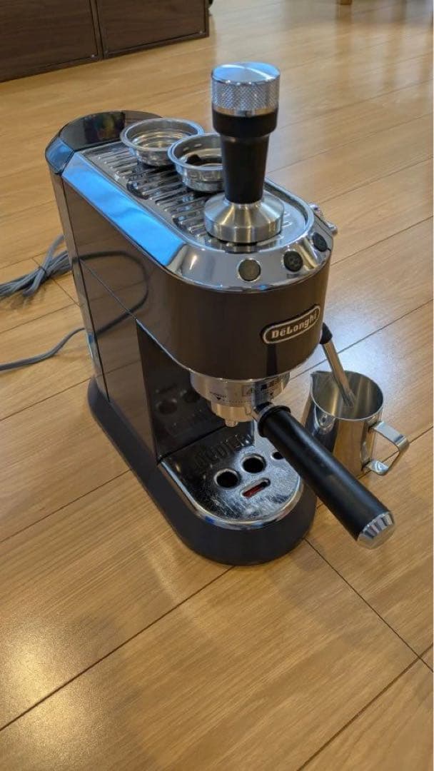 De'Longhi エスプレッソメーカー デディカ アルテ EC885J-GY