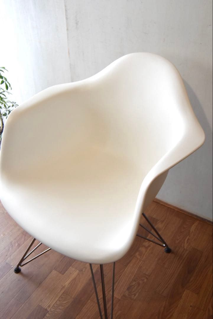 Herman Miller Esmes Arm chair ①