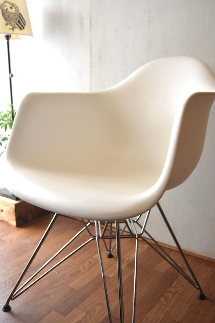 Herman Miller Esmes Arm chair ①