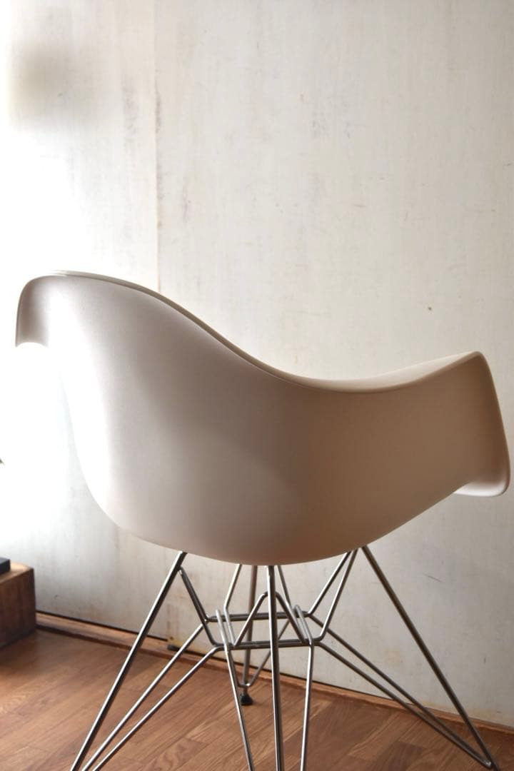 Herman Miller Esmes Arm chair ①