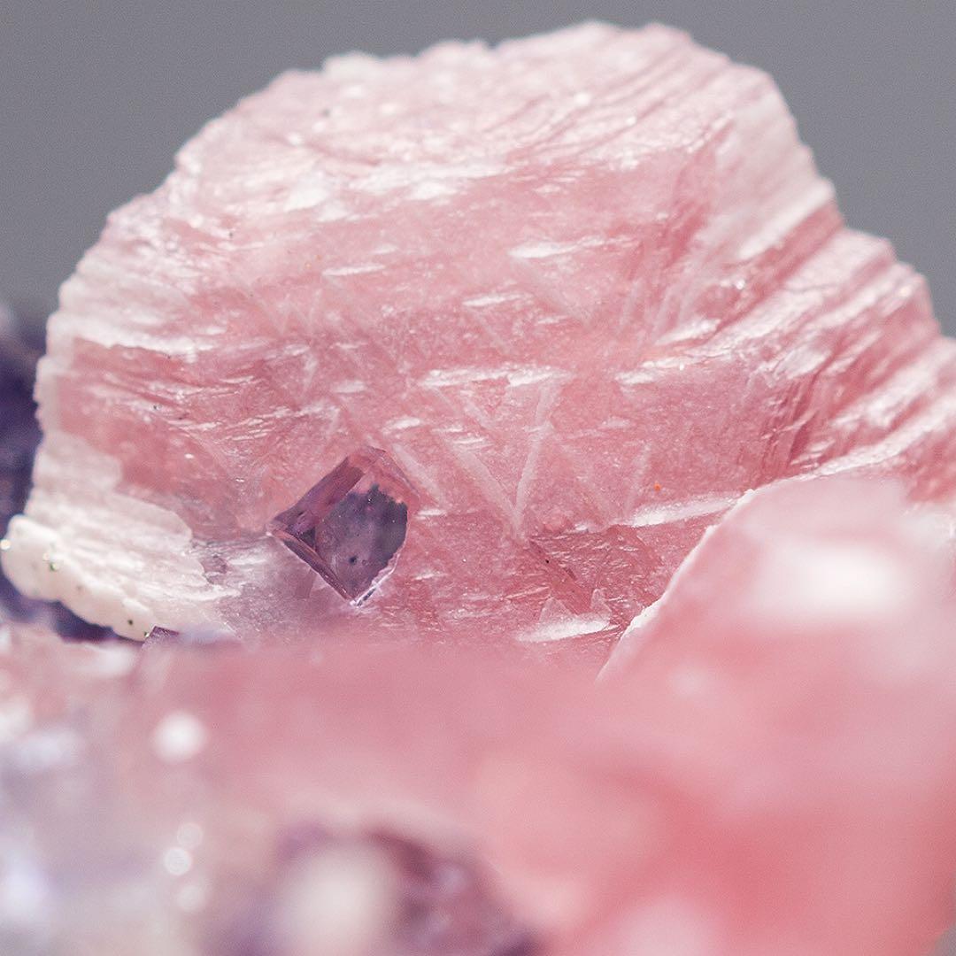 中国 ロードクロサイト フローライト 天然石 原石 鉱物標本 鉱石 蛍石 726