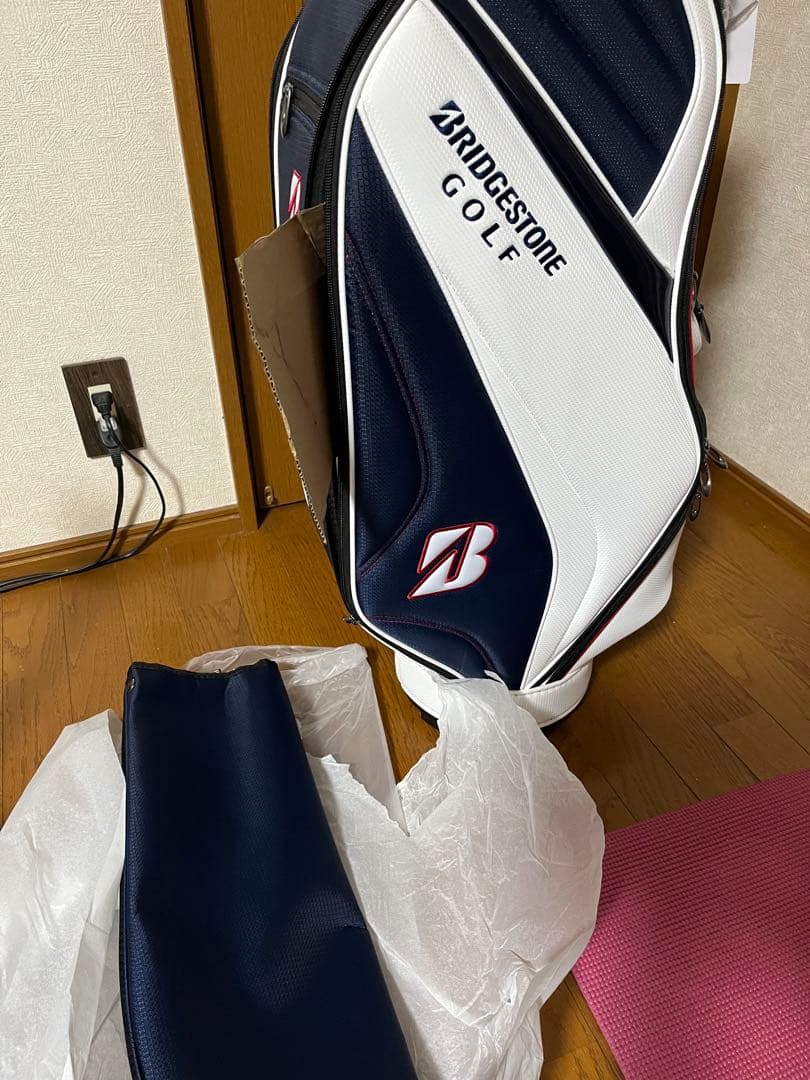 【新品未使用】ブリヂストン ゴルフバッグ 軽量キャディバッグ 白×ネイビー