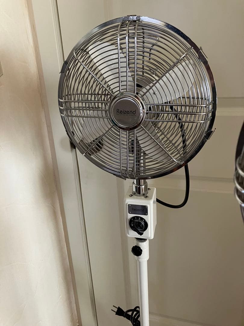 Reizendスタンドファン ホワイトA、首振り機能使用不可ジャンク/北欧レトロ