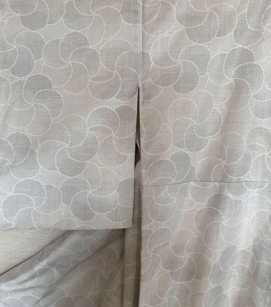 値下げ　本場大島紬　白大島　重ね梅　しつけ付き未着用　ゆったりサイズ