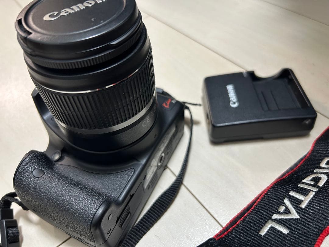 Canon EOS Kiss X3 一眼レフ　カメラ