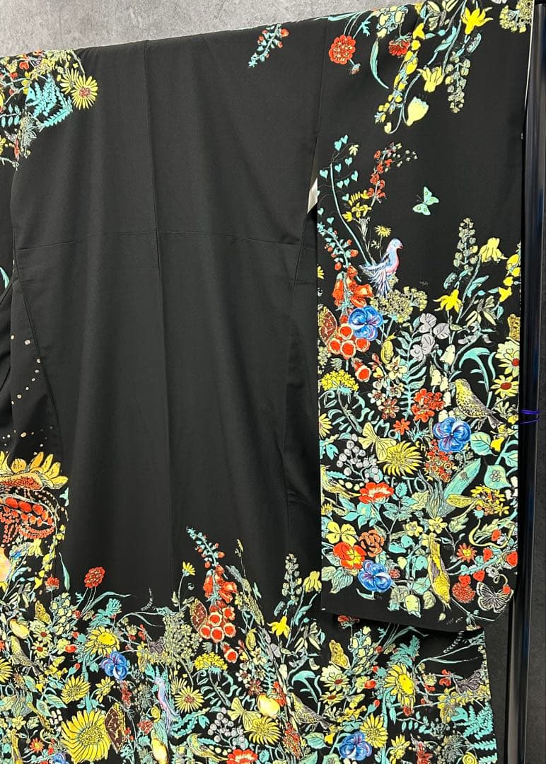 着物　振袖　Tsumori Chisato 黒地 鳥　リス　花 ポリエステル