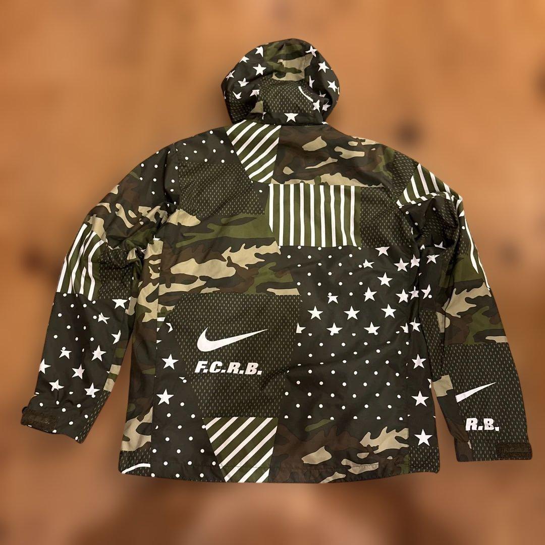 NIKE F.C.R.B ナイロンジャケット　M 迷彩柄　カモフラ　NIKE 星