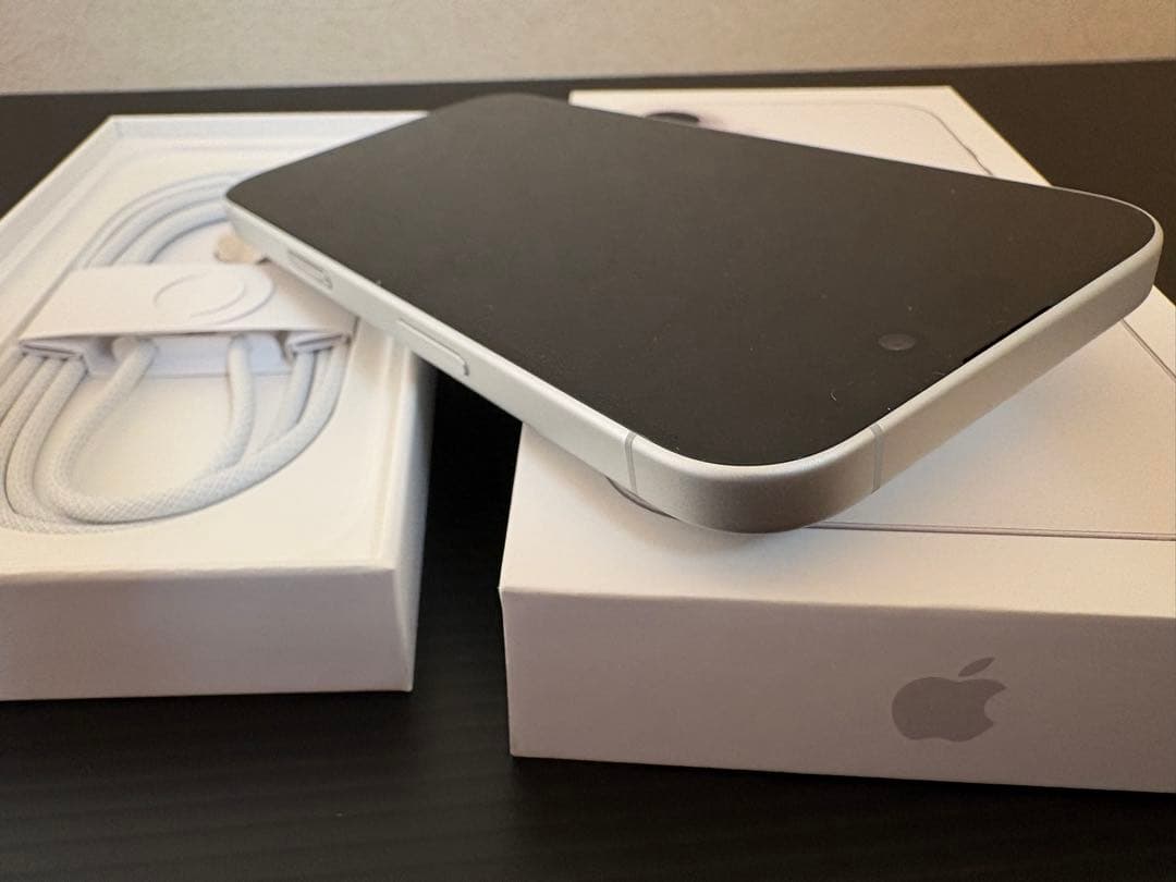 iPhone16 128GB 美品