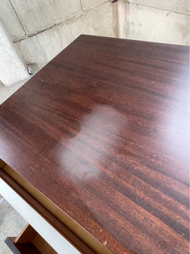 イタリア製　北欧テイスト　脚付チェスト　サイドボード