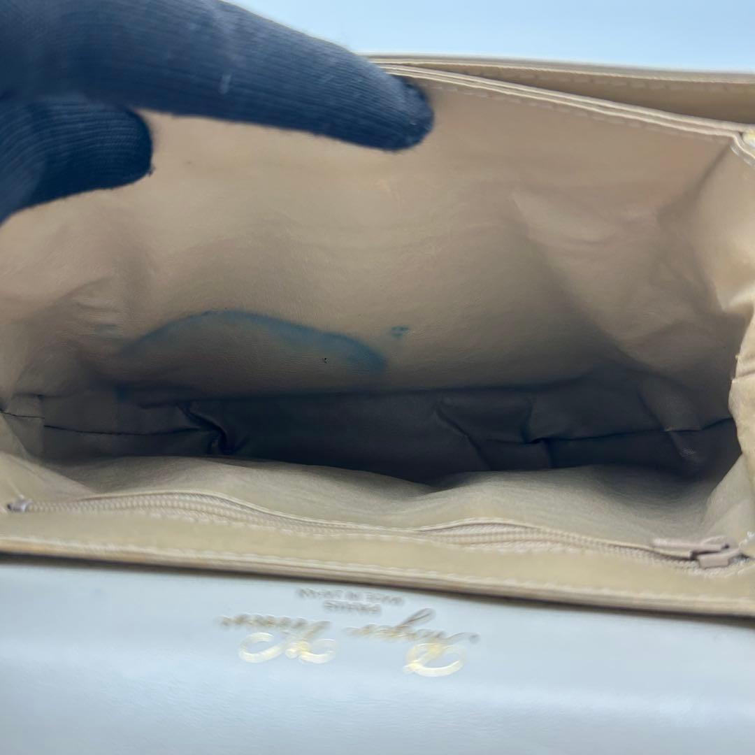 【激レア品】　ロジェヴィヴィエ　ワンショルダーバッグ　レザー　白　ロゴ　肩掛け◎