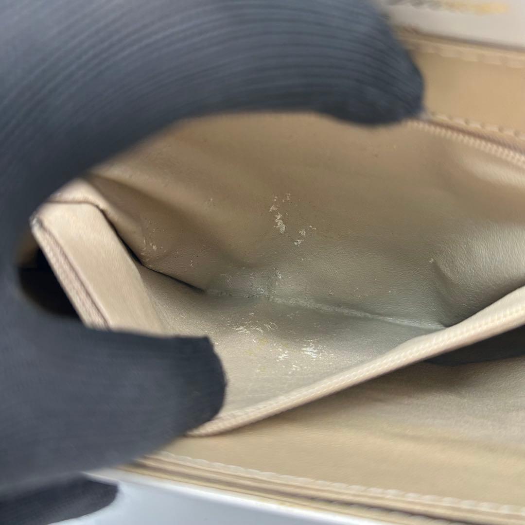 【激レア品】　ロジェヴィヴィエ　ワンショルダーバッグ　レザー　白　ロゴ　肩掛け◎