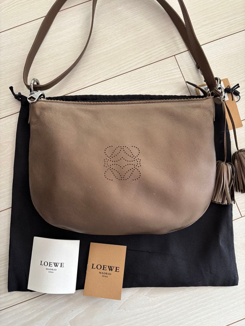 ロエベ　 ロゴデザイン ショルダーバッグ ブロンズ