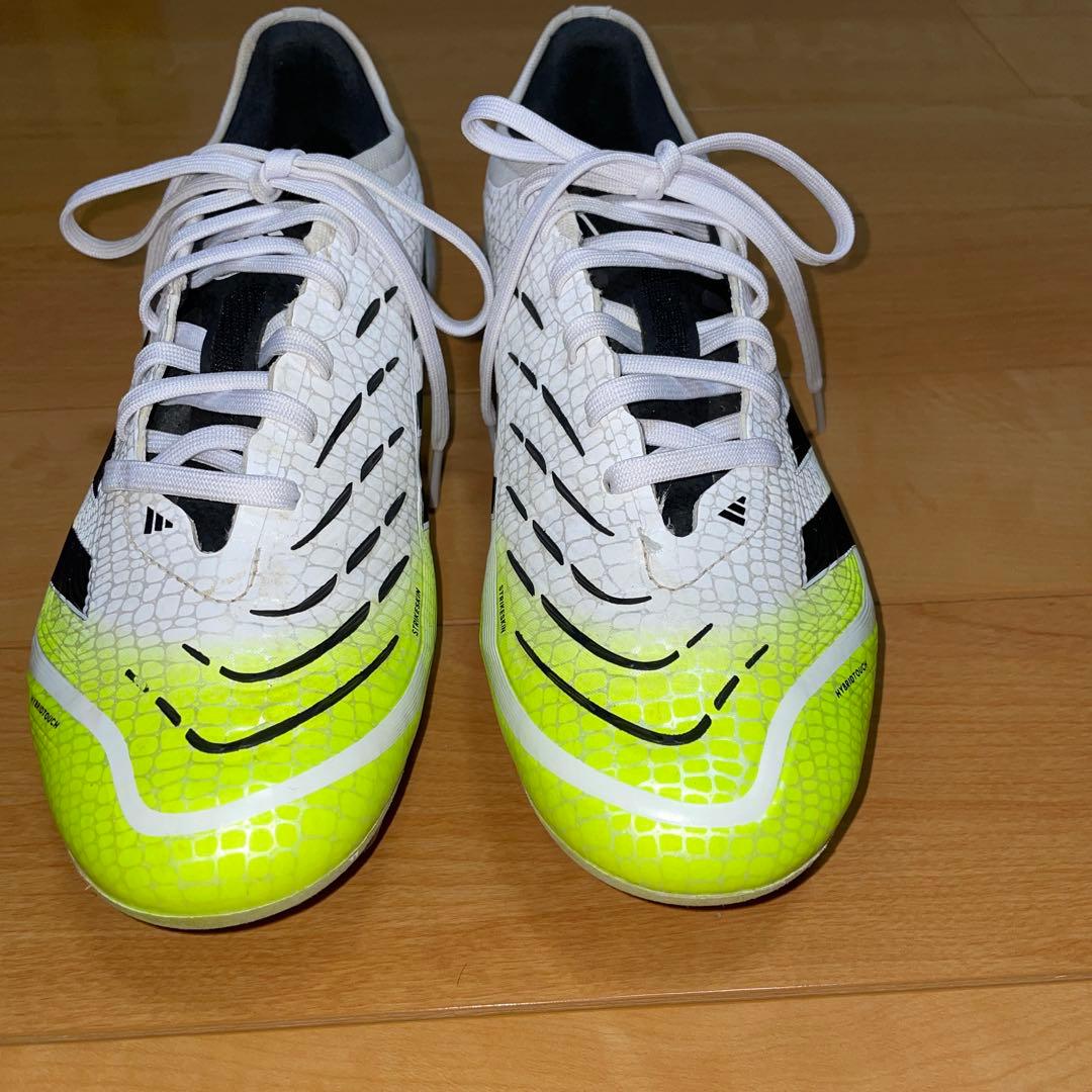 プレデターPRO HG/AG ホワイト/イエロー サッカースパイク　25センチ