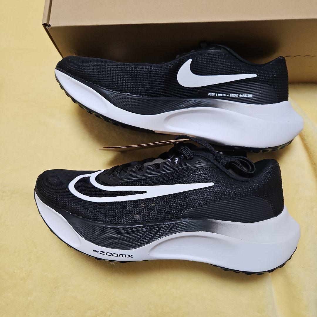 ナイキNIKEズームフライ5ブラック/ホワイト25.5cm黒　ZOOMFLY5