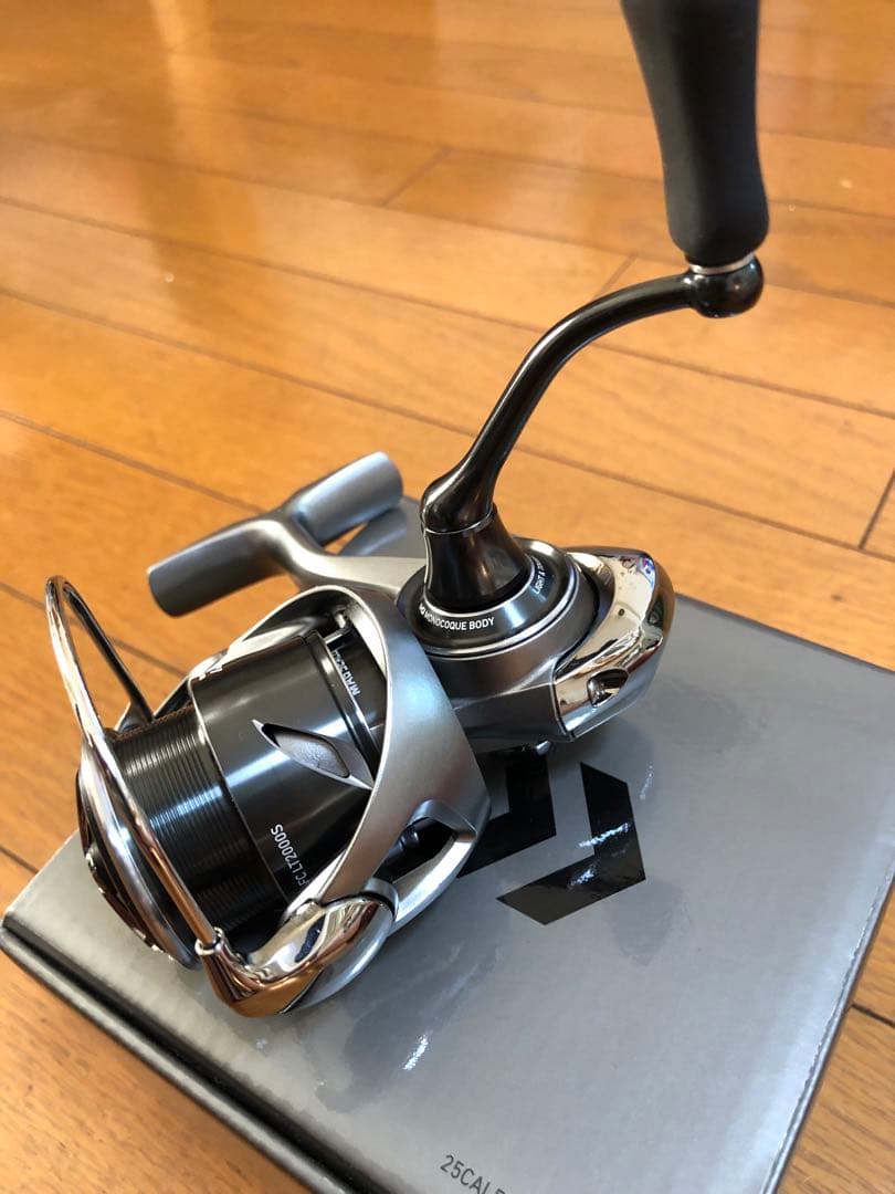 DAIWA 25CALDIA FC LT2000S スピニングリール