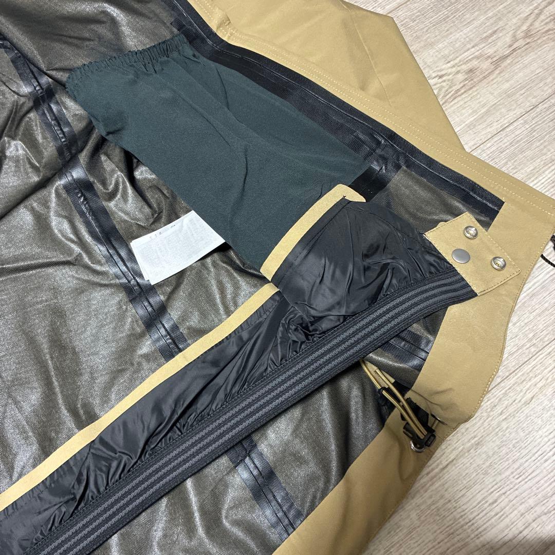 未使用 サマス SAMAS スキーウェア スノボウェア ジャケットM ベージュ