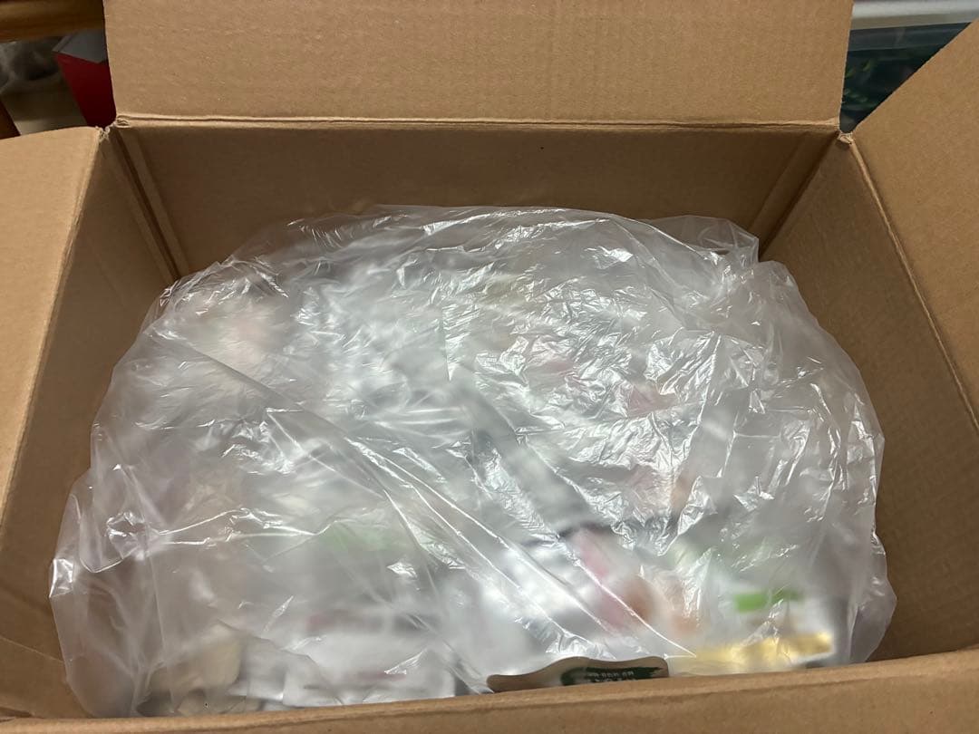 ピュリナ プチリュクス モンプチ 8箱＝102袋+70袋 合計172袋