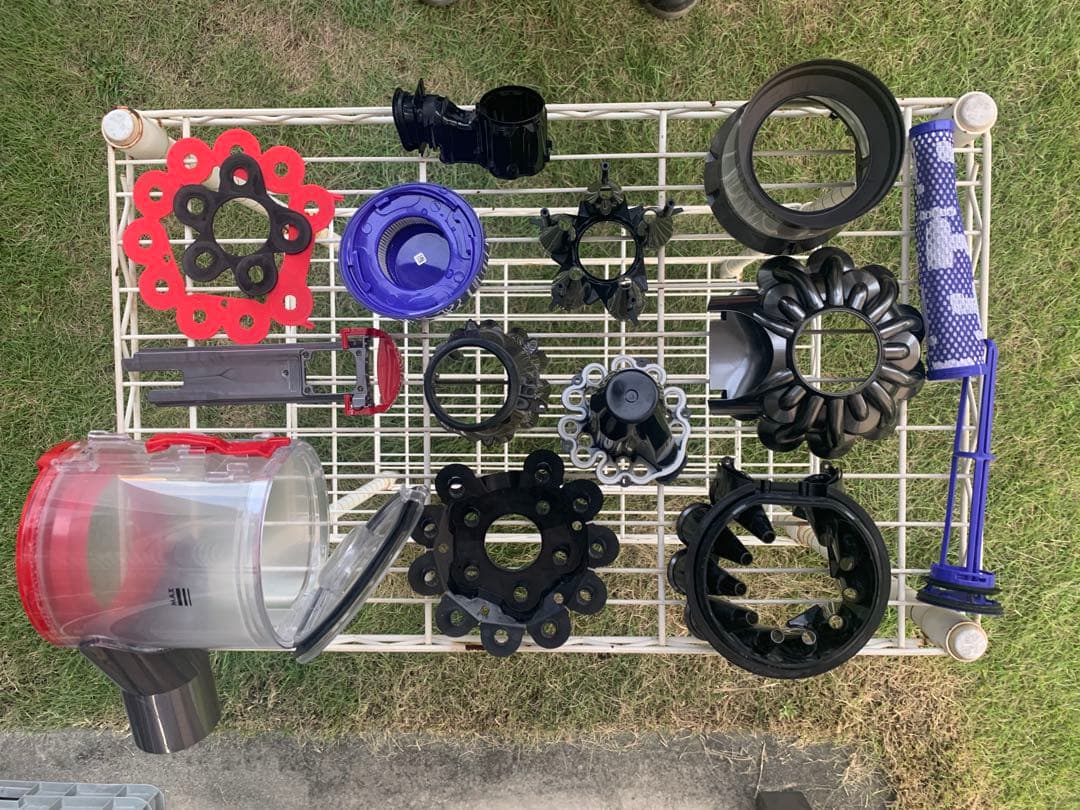 【美品】ダイソン SV10K マキタ18Vバッテリー仕様 ノズル3個付