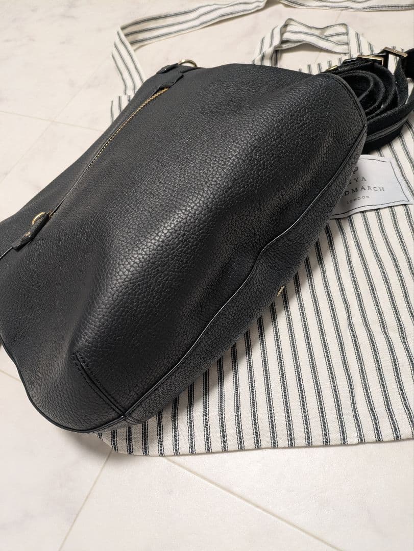 アニヤハインドマーチ　マキシジップサッチェル　ブラック　2way クロスボディ