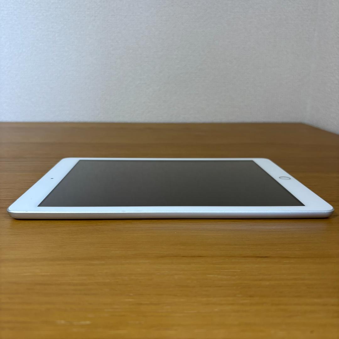 【SIMフリー】iPad 第6世代 128GB シルバー／動作確認済み