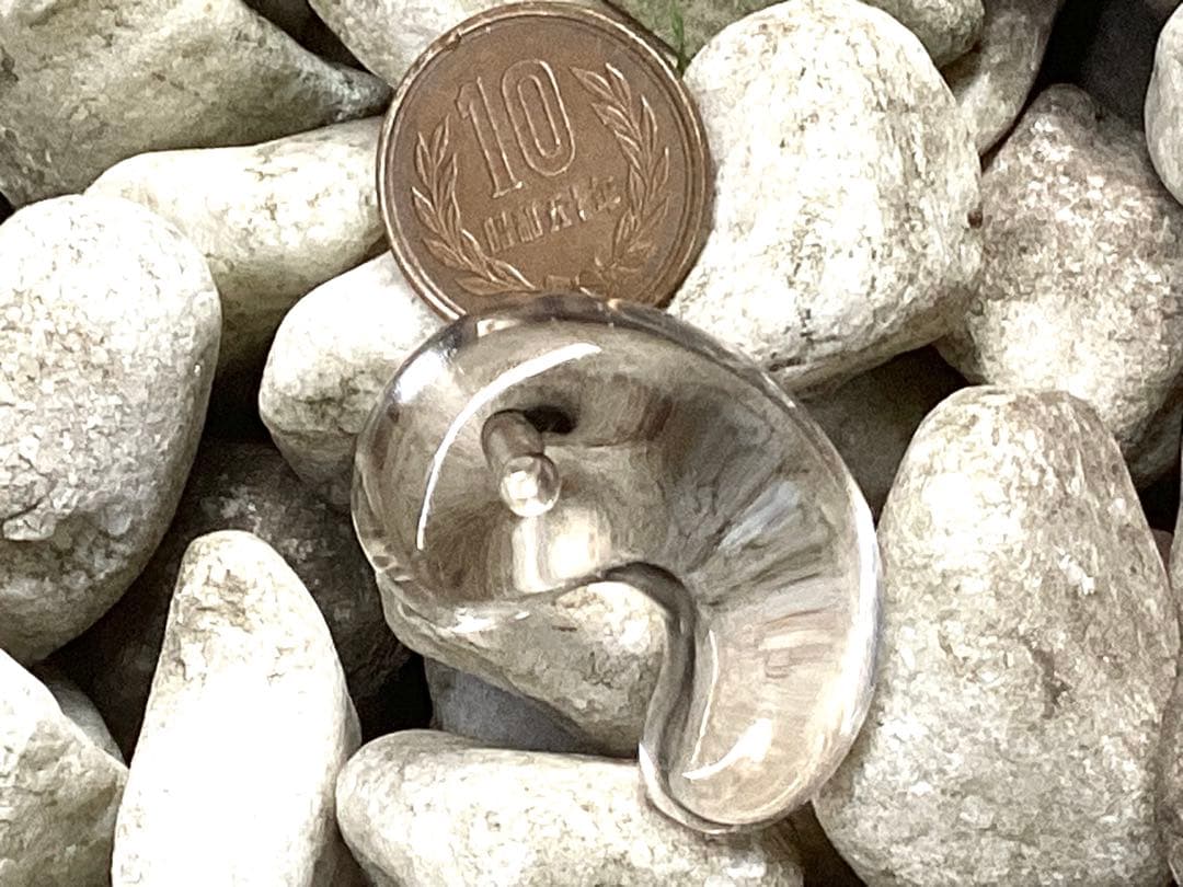 ✳激希少*勾玉　黒平向山鉱山水晶スモーキークォーツ成長過程　本物守護石に鑑別書付