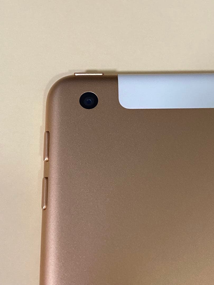 【希少iOS12】iPad6 Gold 32GB SIMフリー バッテリー99%