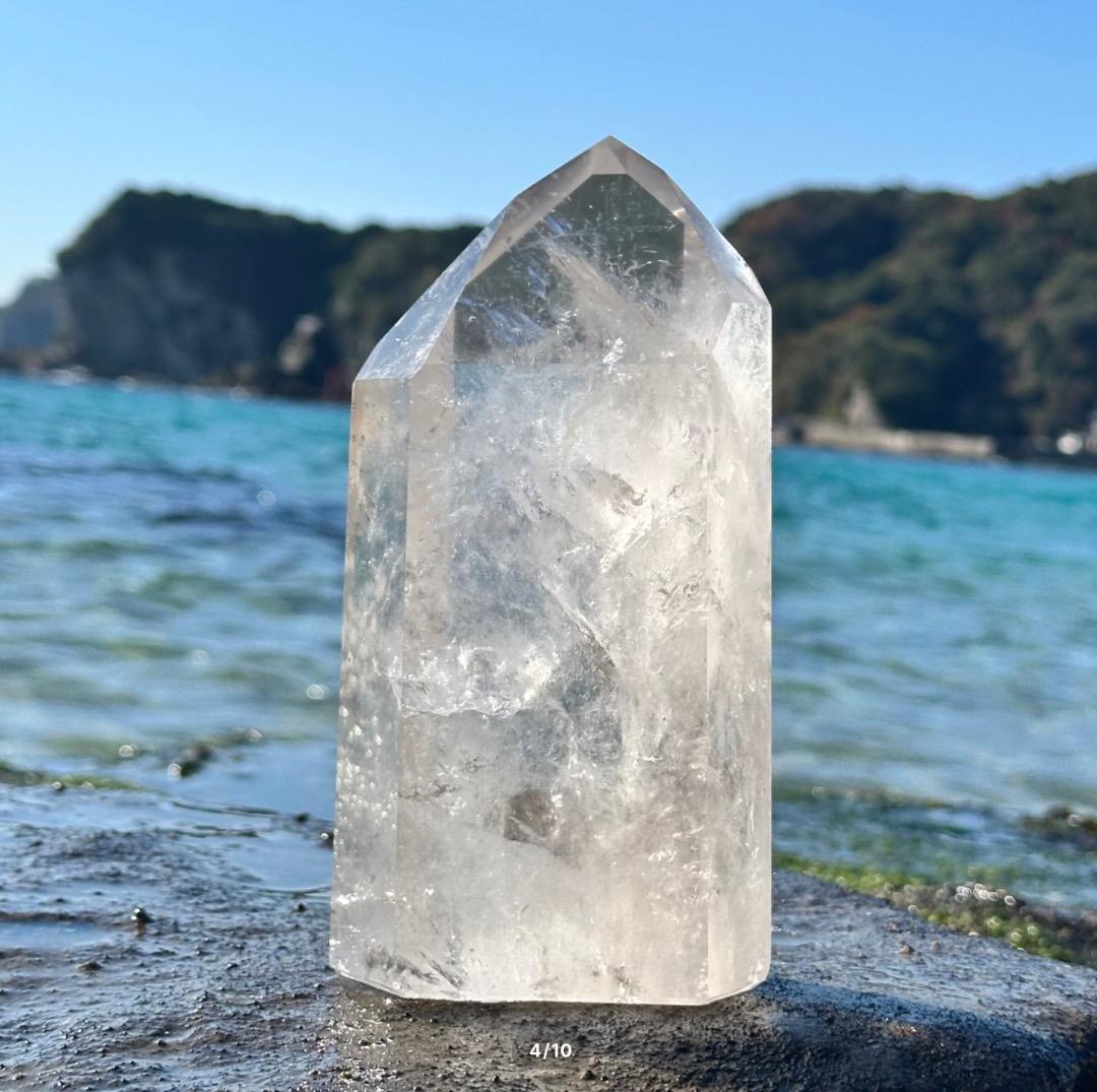 1.7kg虹入り 【水晶　ポイント】 Rainbow Rock Crystal