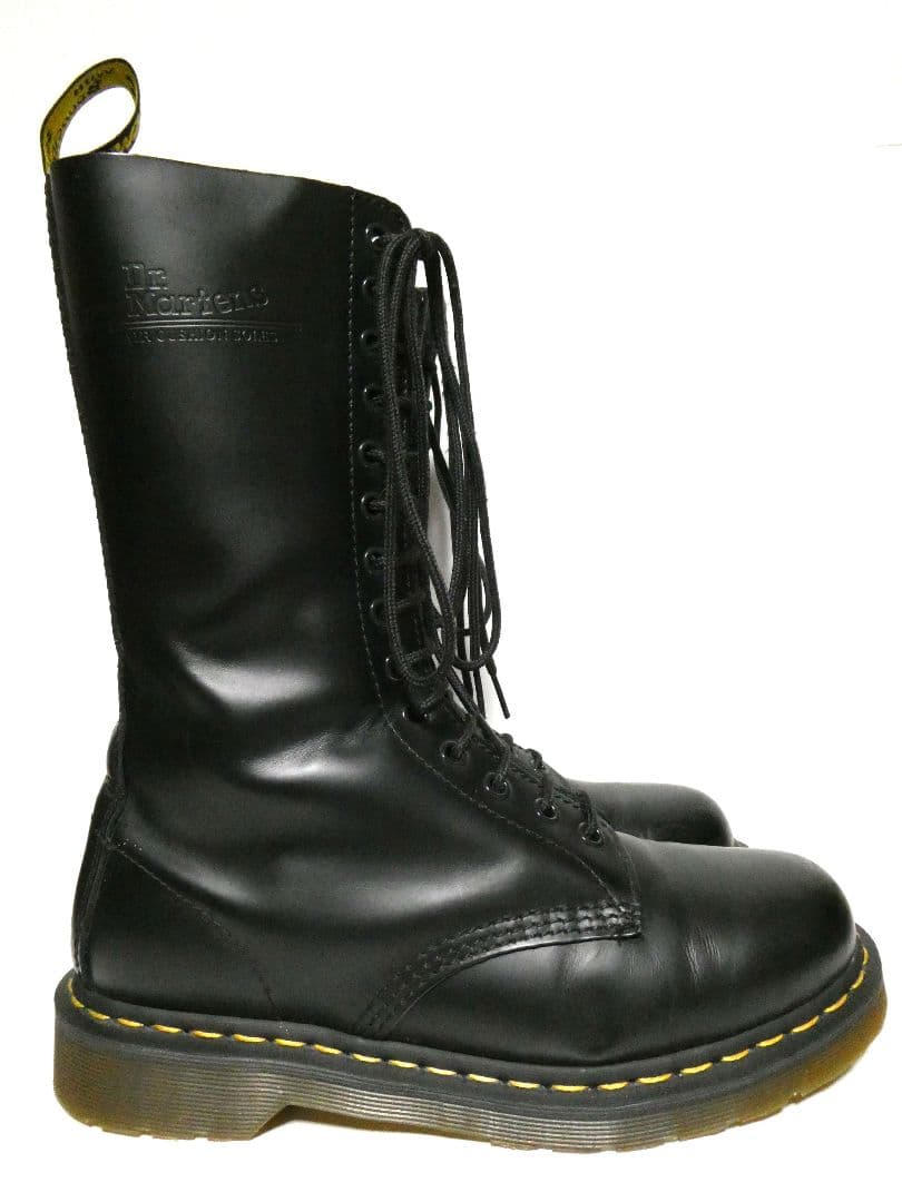 廃盤モデル！生産終了！黄金サイズUK8！ドクターマーチン14ホール黒ハードコア