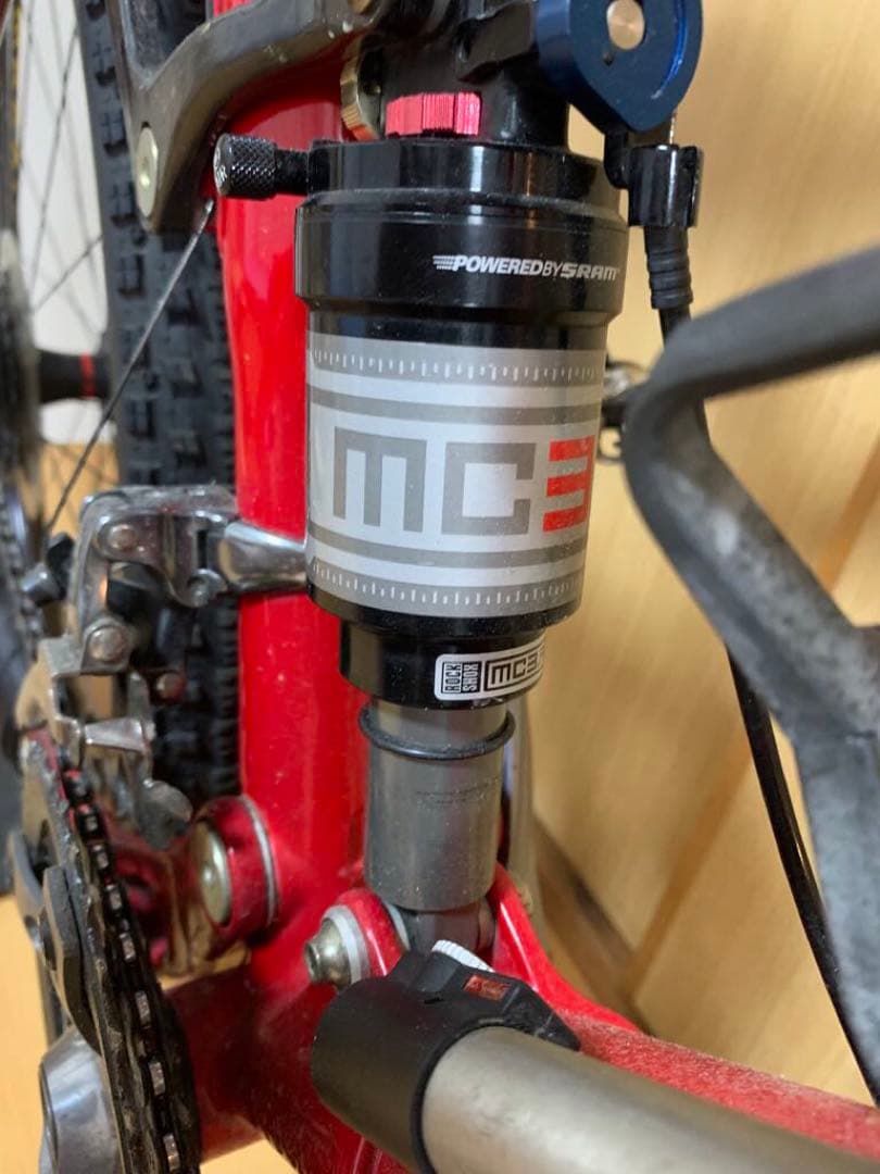 美品　TREK マウンテンバイク レッド