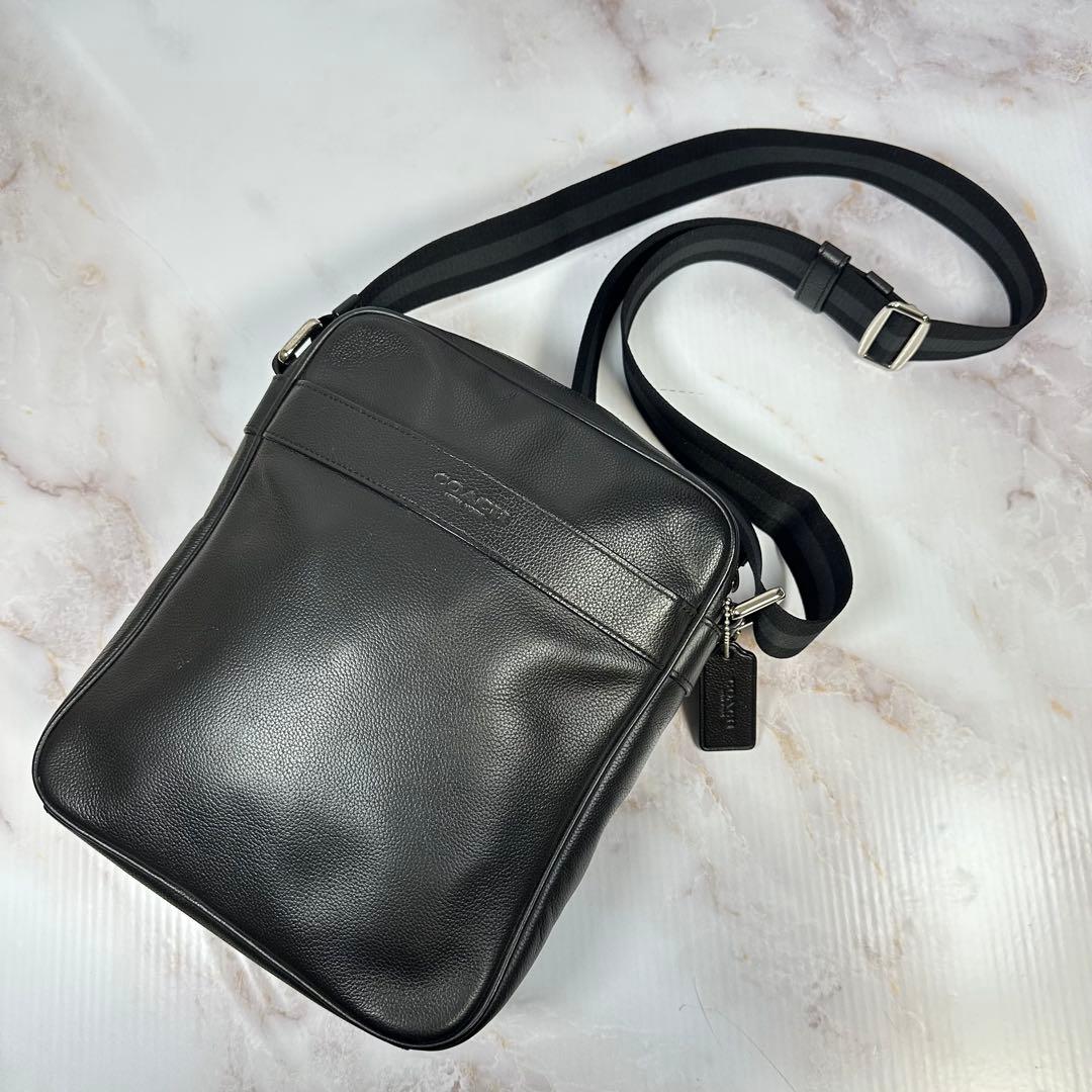 【極美品】　COACH コーチ　ショルダーバッグ　ブラック　本革　斜めがけ