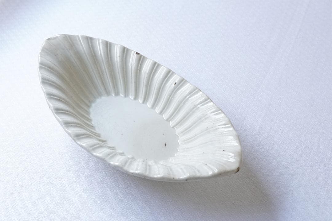 フランスアンティーク　ボルドー　美しい　エンボス　ラヴィエ　25.8cm