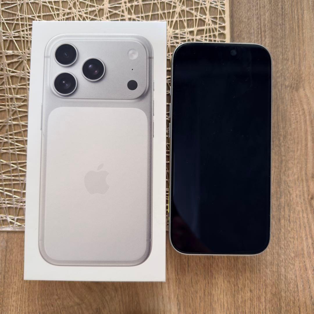 【美品】iPhone17pro 256gb