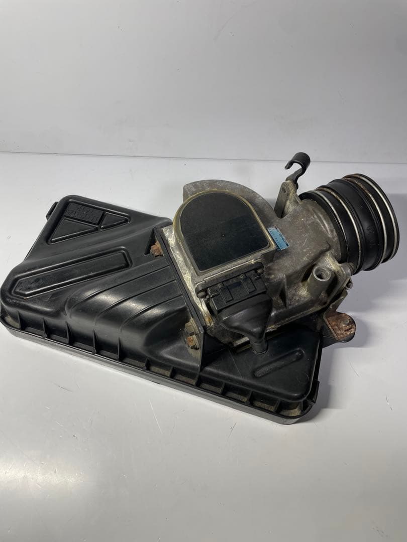 トヨタ セリカ マスエアフローメーターセンサー (22250-74110)。