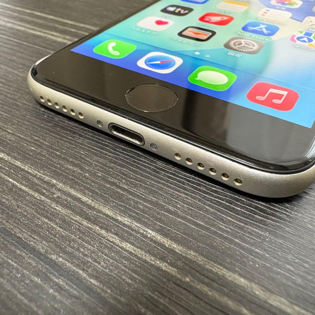 iPhone SE 第3世代 128GB Starlight SIMフリー 中古