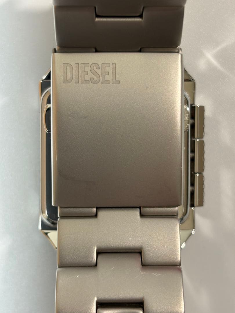 【美品 電池新品】DIESEL デジタルウォッチ dz2155 デジクロコ