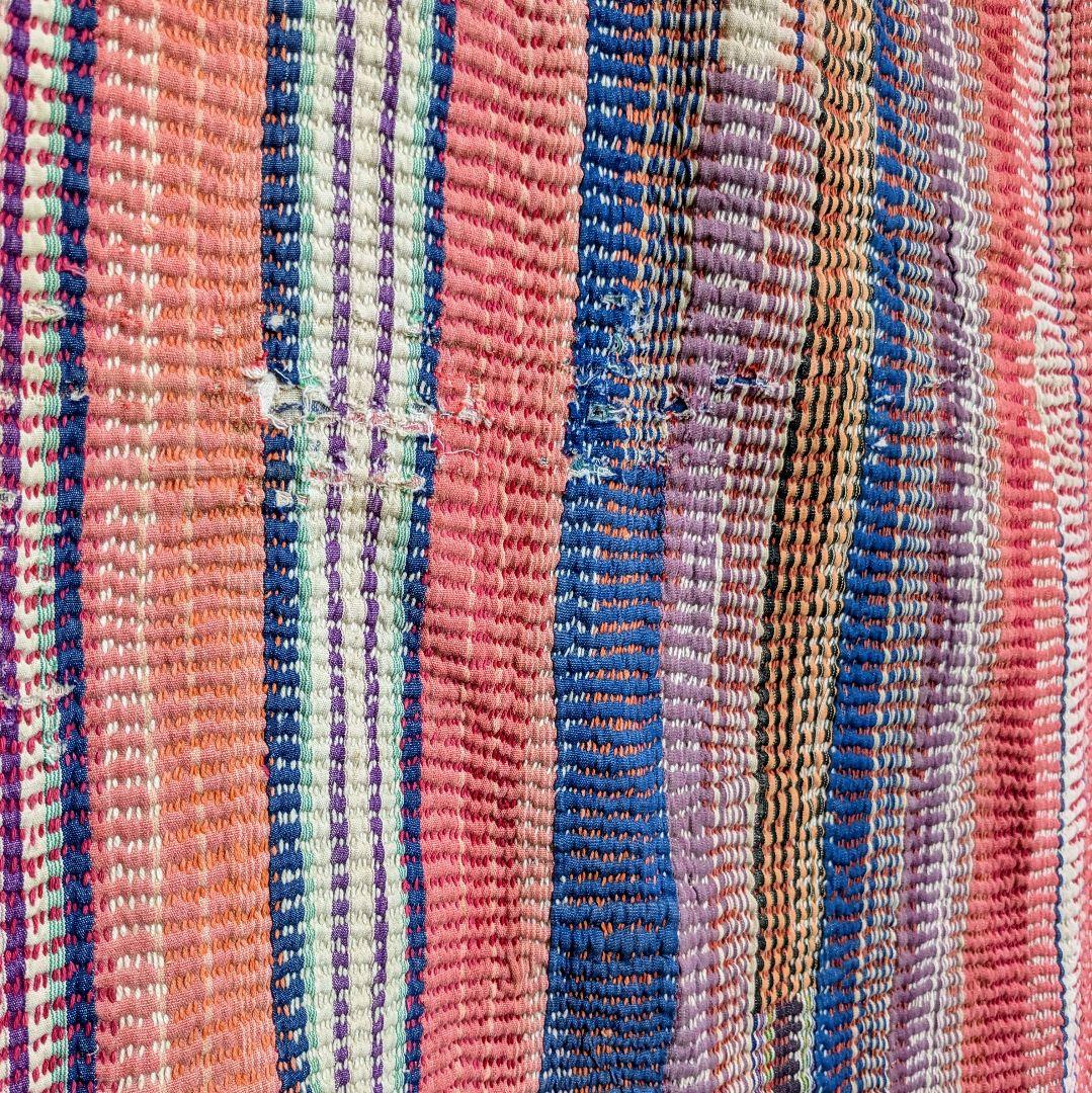 ピンクが映えるストライプ柄のヴィンテージラリーキルト　刺し子　刺繍布　エスニック