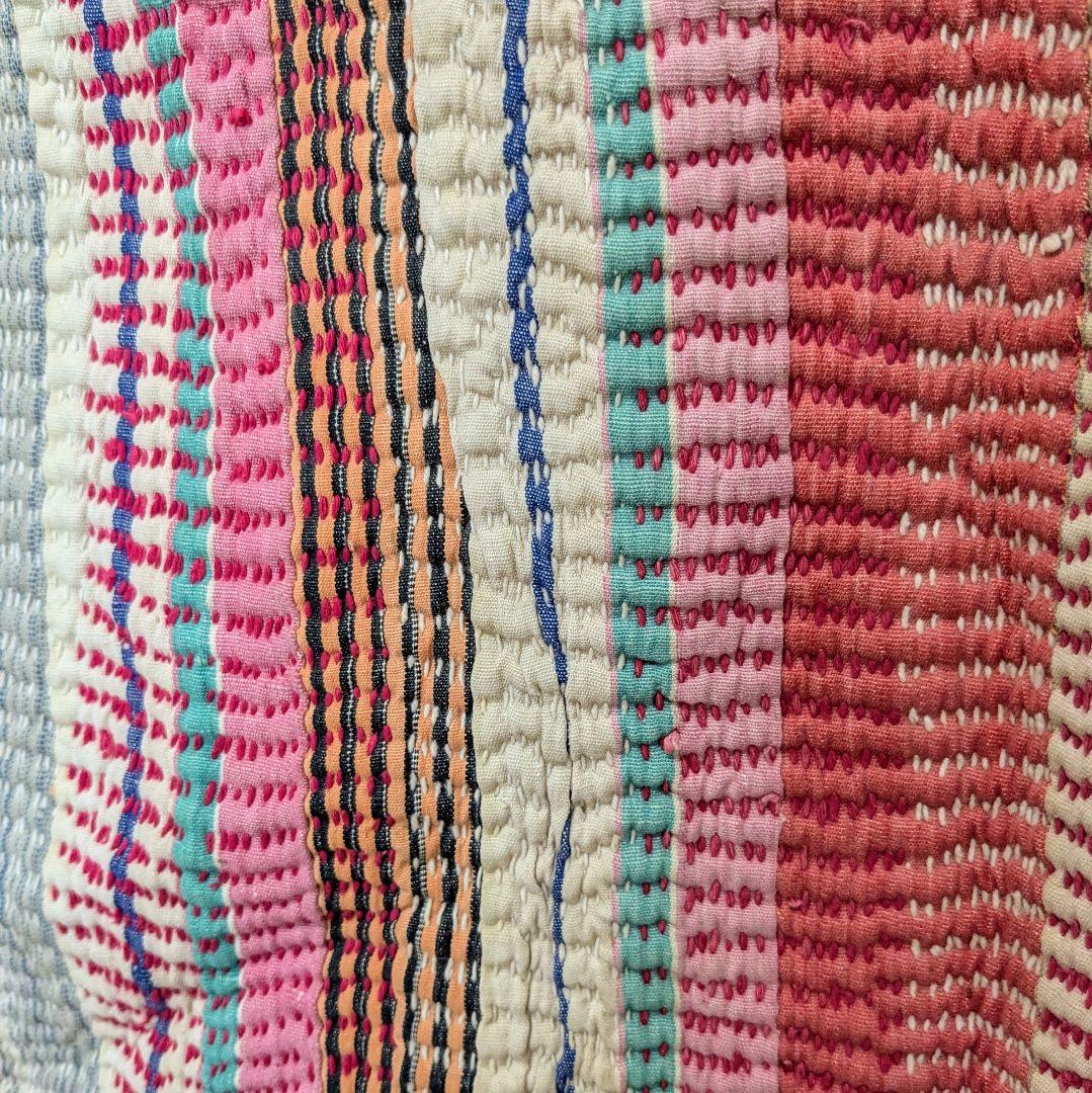 ピンクが映えるストライプ柄のヴィンテージラリーキルト　刺し子　刺繍布　エスニック