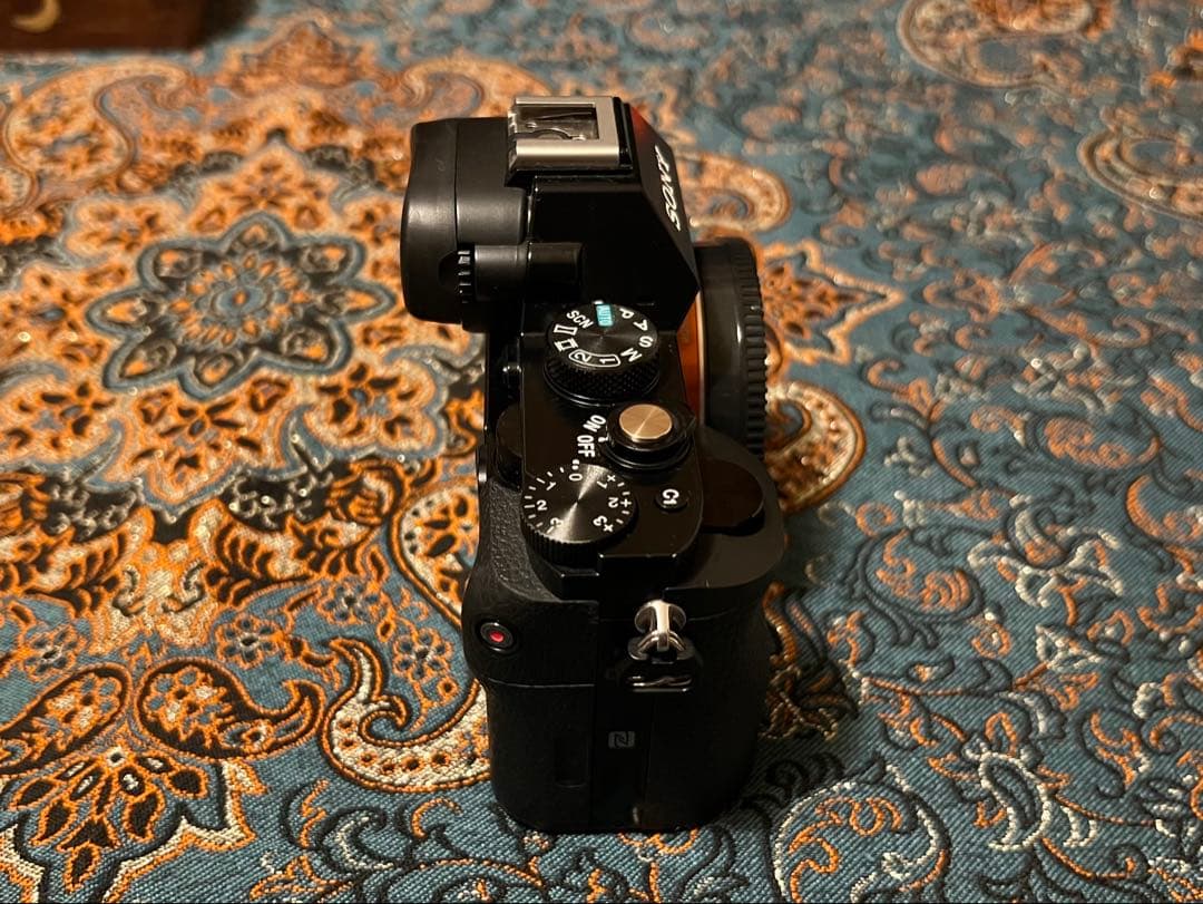 SONY α7R フルサイズミラーレス一眼カメラ 高画素機 ILCE-7R 本体