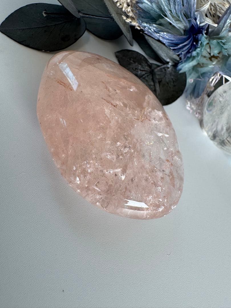 濃いピンク　ピンククリアクォーツ　パーム　虹だらけ　流通名　ピンクアゼツライト