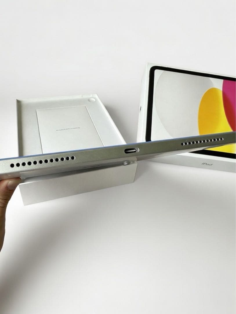 Apple iPad 11インチ(a16)シルバー 本体 充電器付き