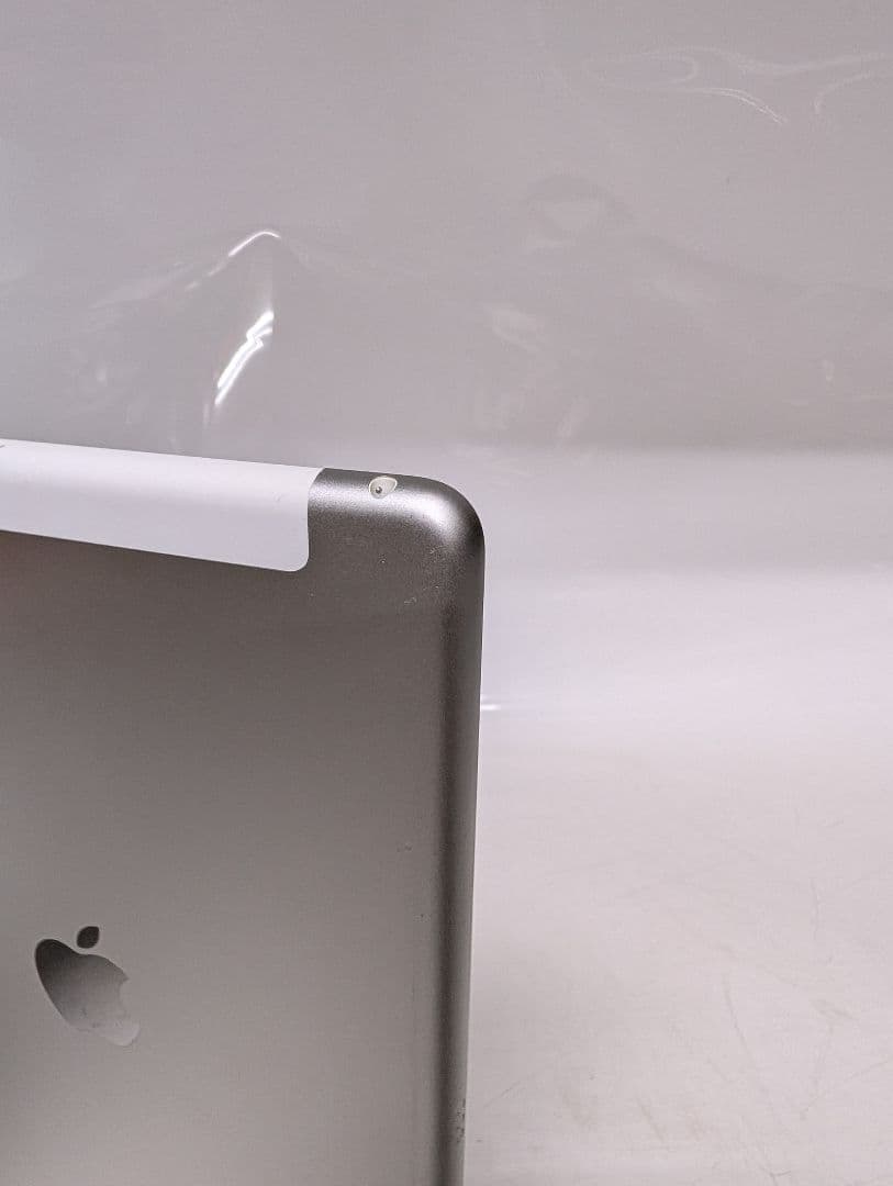まりーApple iPad (第8世代) WiFi+Cellular　②