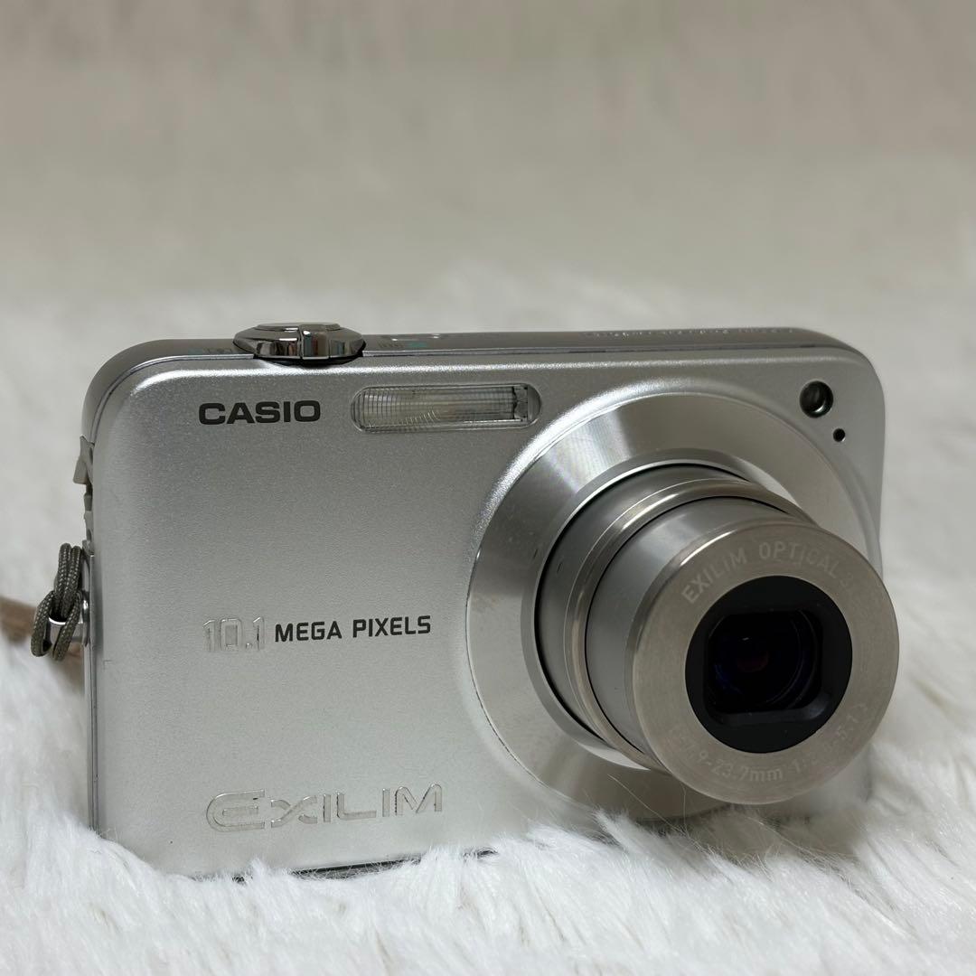 CASIO カメラ　EX-Z1050 充電器　シルバー コンデジ　動作品