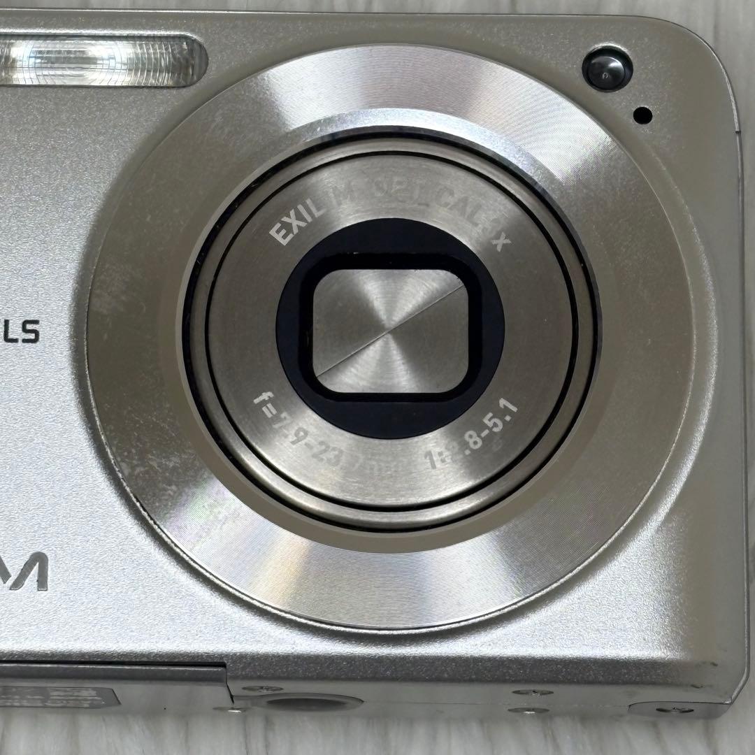 CASIO カメラ　EX-Z1050 充電器　シルバー コンデジ　動作品